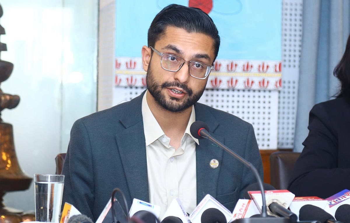शिक्षामन्त्री पोखरेलले सामुदायिक विद्यालयको पूर्वाधार अध्ययन गरी मास्टर प्लान बनाउने बताए