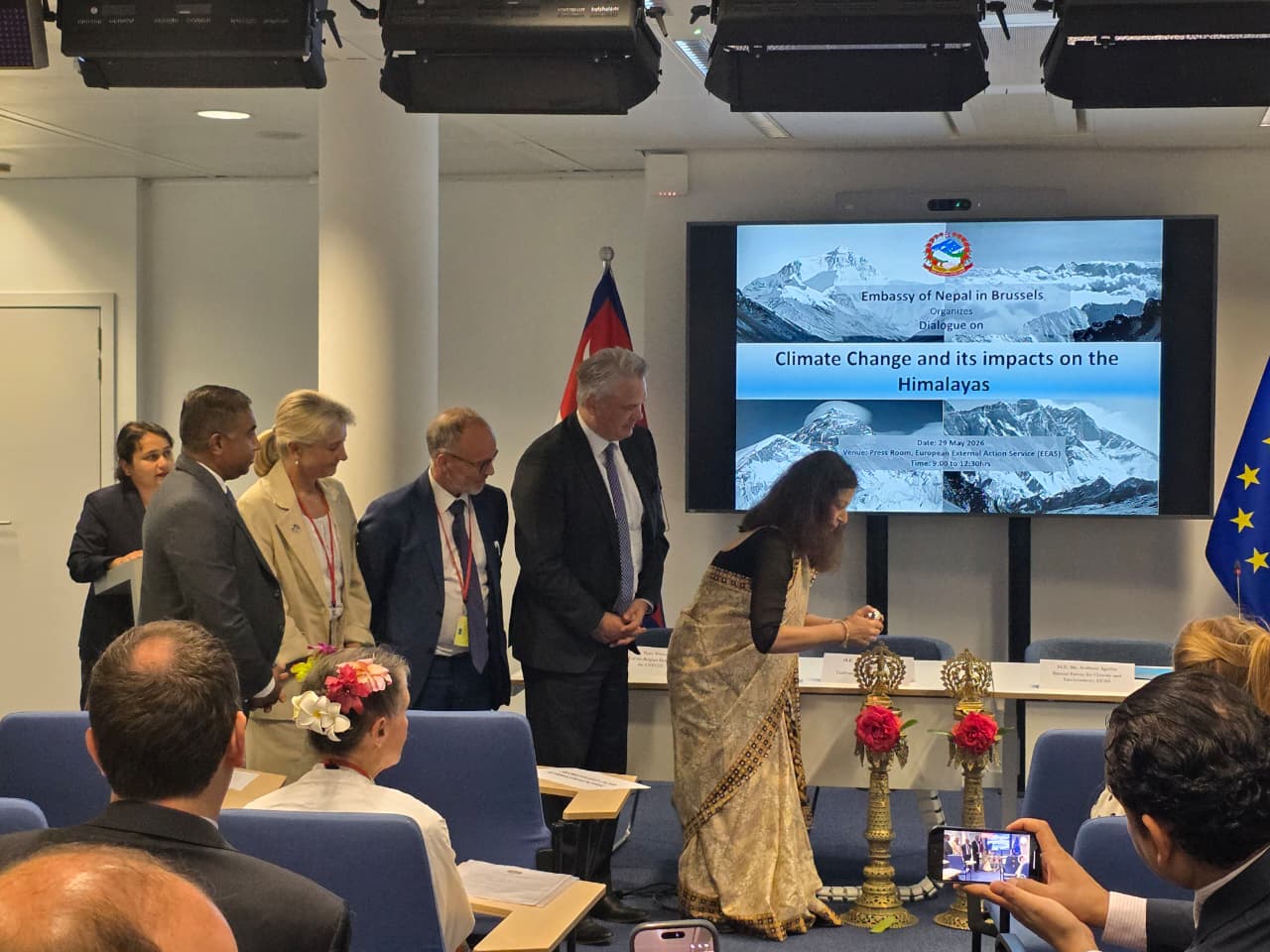सगरमाथा दिवसमा हिमालयमा जलवायु परिवर्तनका प्रभावबारे ब्रसेल्समा संवाद