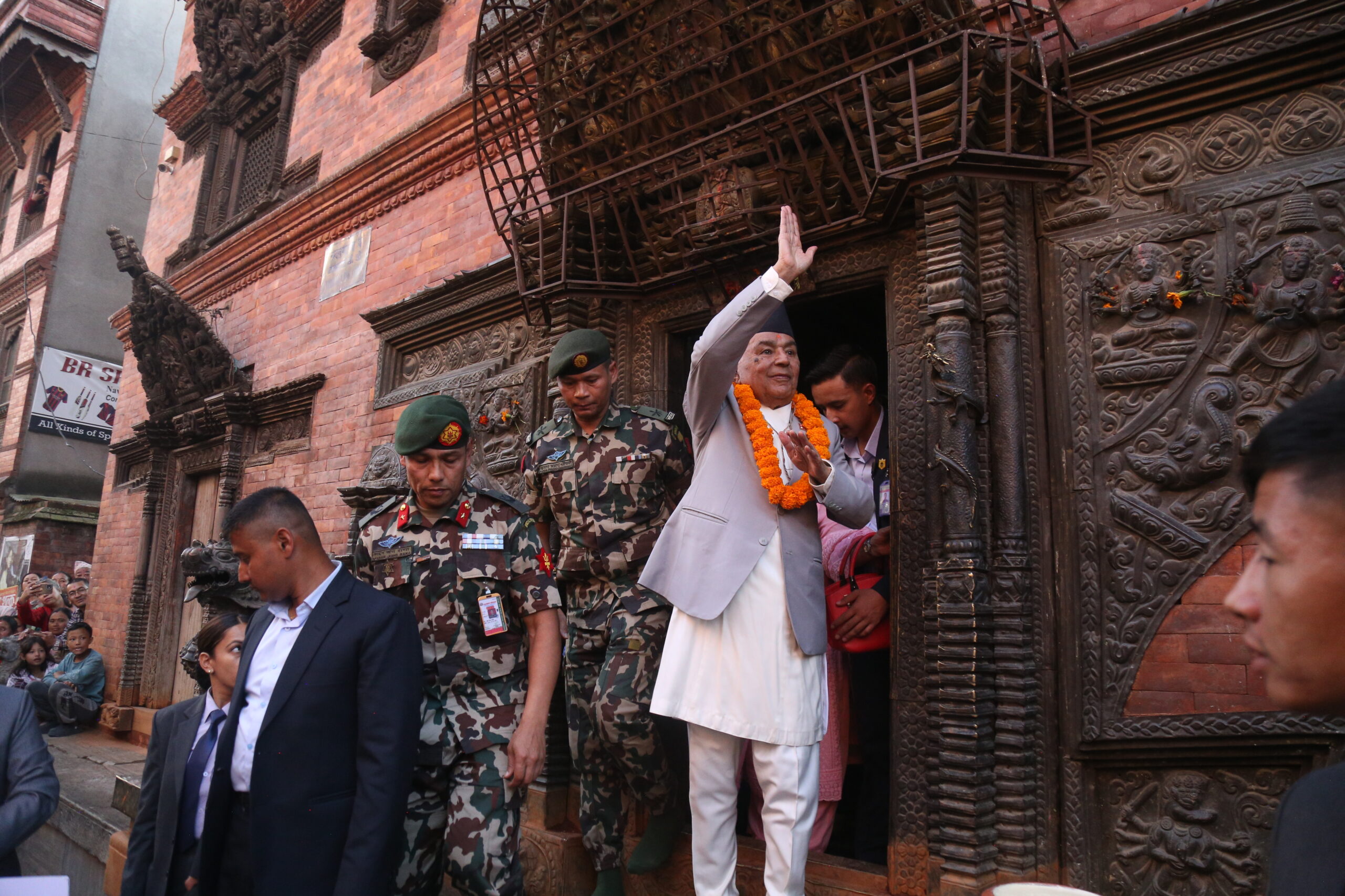 राष्ट्रपति पौडेलद्वारा नवदुर्गाको विशेष पूजा तथा प्रसाद ग्रहण