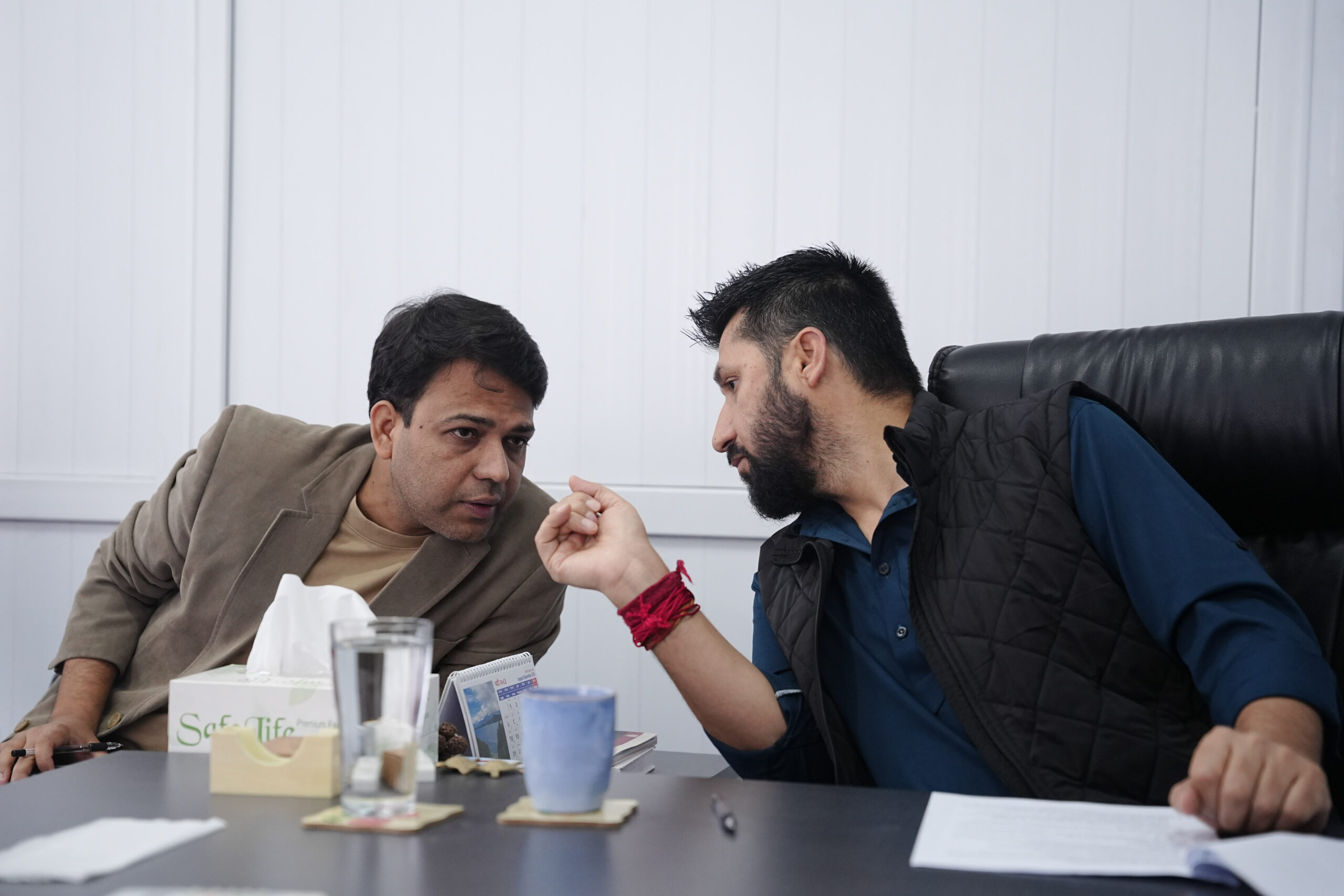 चीन भ्रमणमा जाँदै रास्वपाका नेताहरू