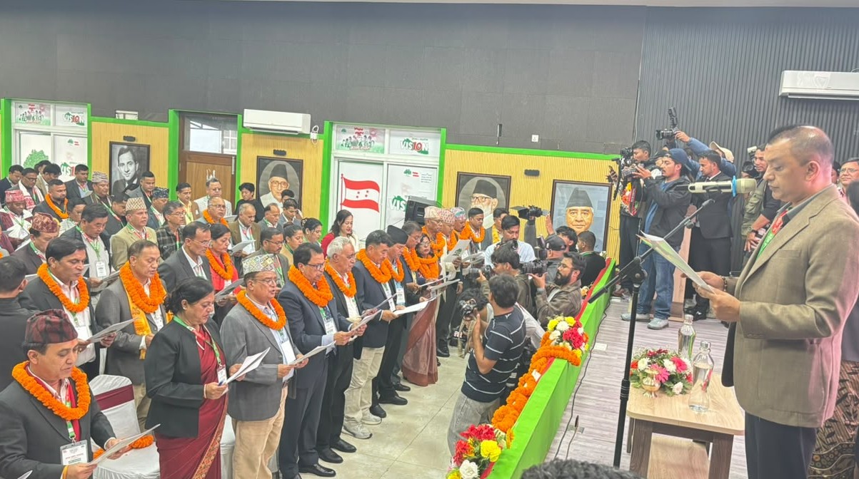 कांग्रेसको नयाँ कार्यसमितिले सम्हाल्यो जिम्मेवारी, शपथ ग्रहणदेखि पदबहालीसम्म नयाँ अभ्यास
