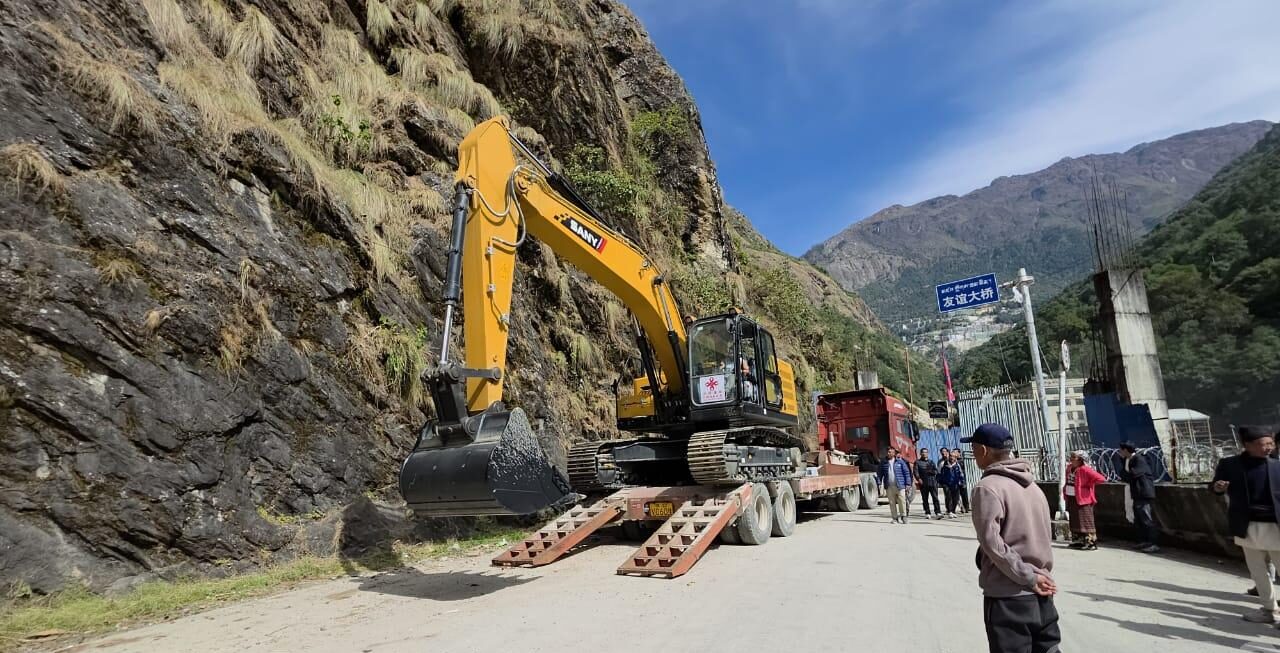 भौतिक पूर्वाधार निर्माणका लागि चीनले दियो स्काभेटर