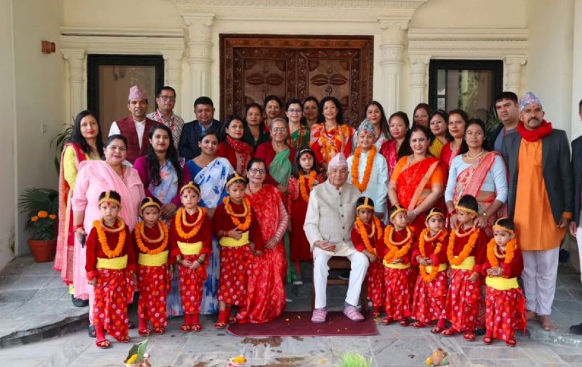 राष्ट्रपति पौडेलले गरे नवकन्याको पूजाअर्चना, हेर्नुहोस् तस्बिरहरू