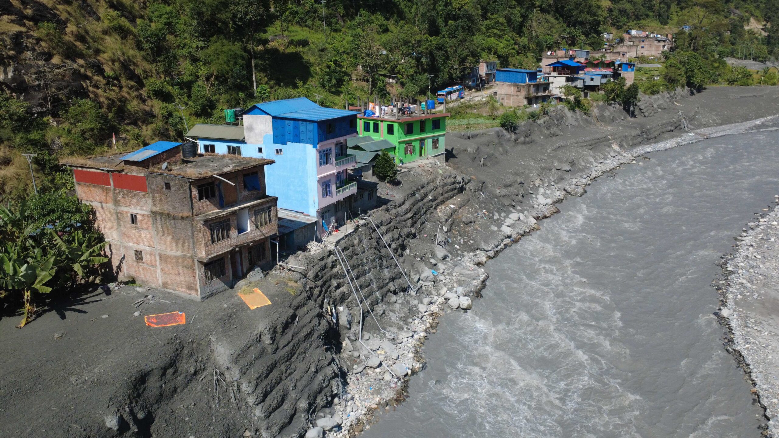 बूढीगण्डकीमा बाढी :  सोती बजारसहित नदी किनारका बस्तीमा ठूलो क्षति (तस्बिरहरु)