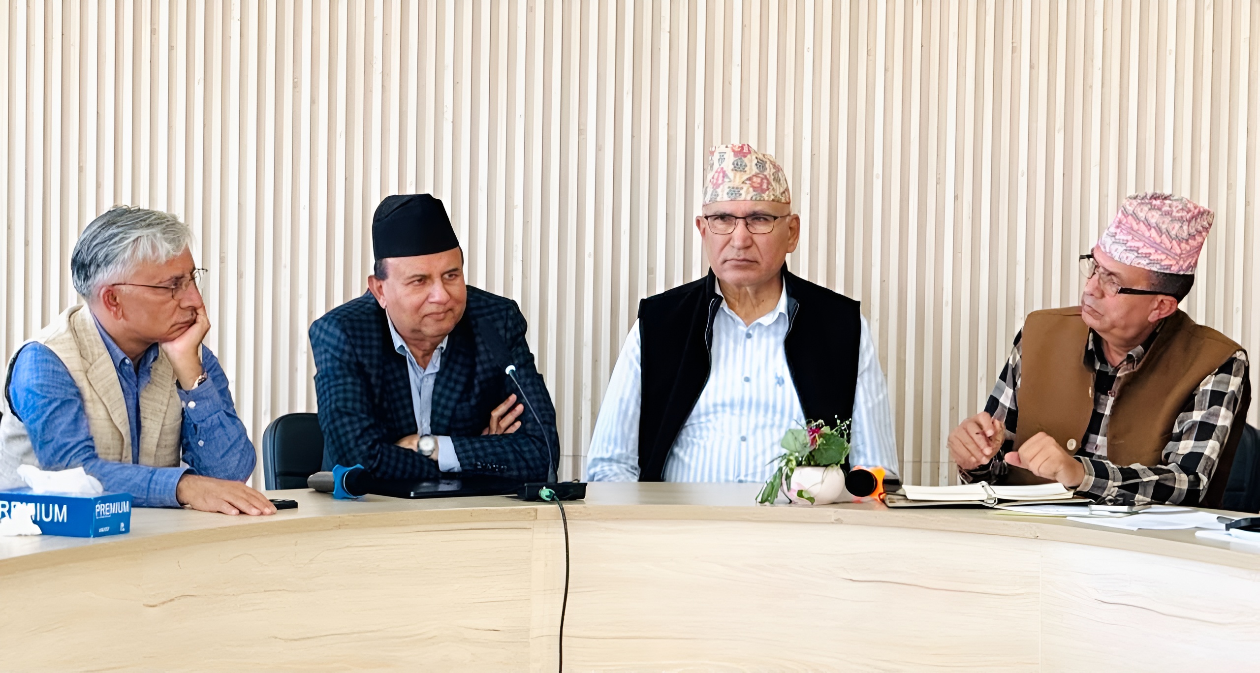 चुनावी धक्कालाई अस्थायी भन्दै एमाले, ३ हजारभन्दा बढी नेता-कार्यकर्ता उतारेर शक्ति फर्काउने रणनीति
